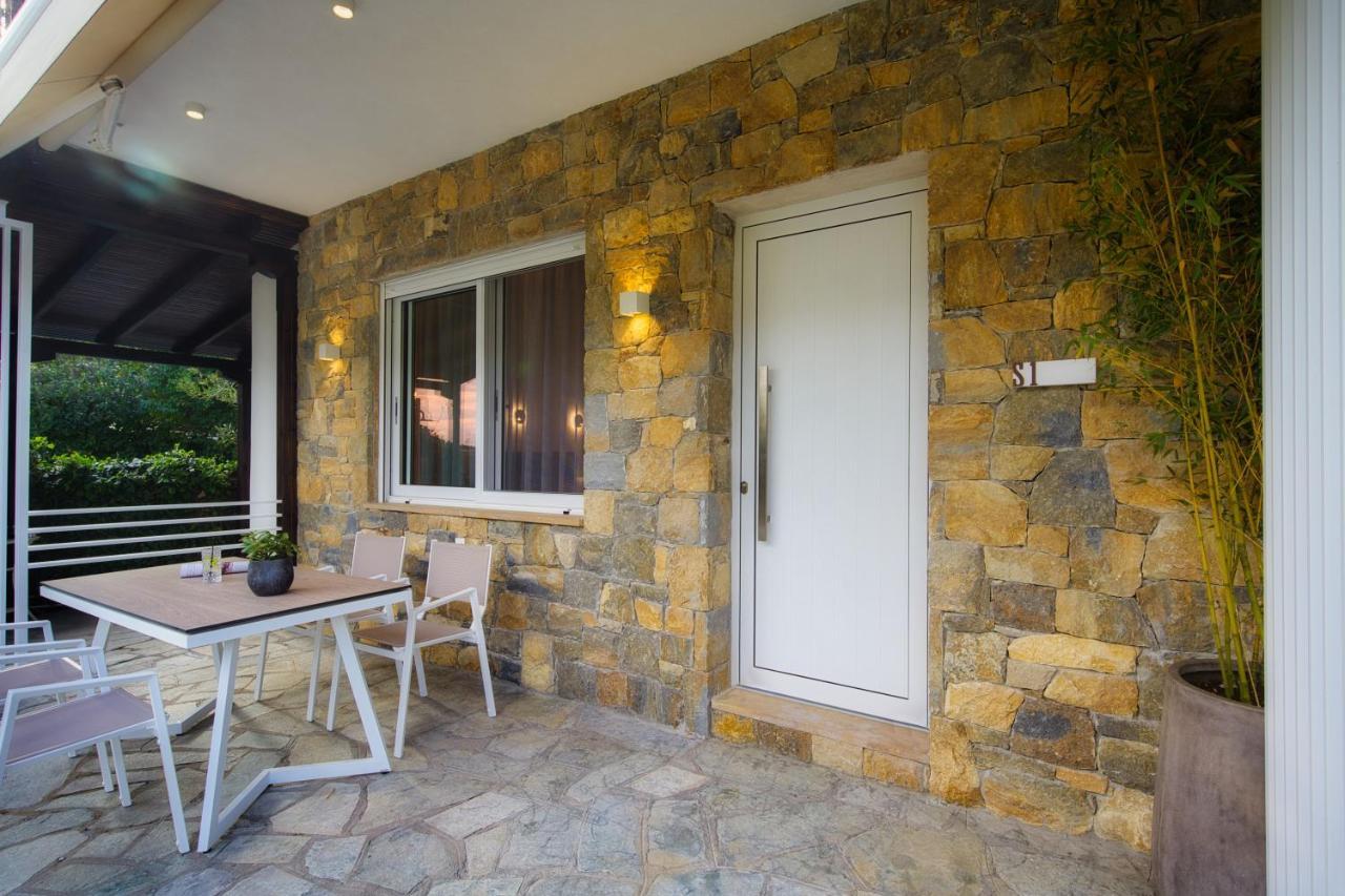 Coel Luxury Suites By Rentalspro Services - Potidea Halkidiki Неа Потидея Екстериор снимка